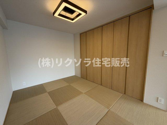 ルネ枚方の和室|和室6.1帖
■物件内覧・資金計画相談・住宅ローン相談、リフォーム相談、お問合せ受付中■
※当日・翌日のご内覧、ご相談はお電話でのお問合せがスムーズです！