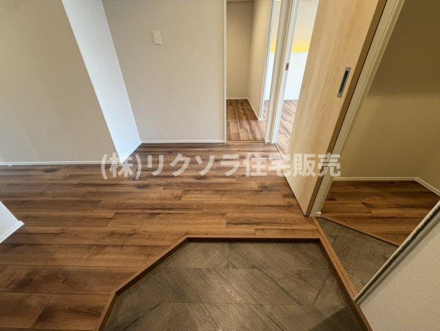 ルネ枚方の玄関|■物件内覧・資金計画相談・住宅ローン相談、リフォーム相談、お問合せ受付中■
※当日・翌日のご内覧、ご相談はお電話でのお問合せがスムーズです！