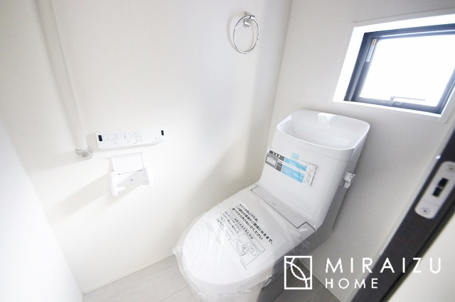【トイレ】 | おしり洗浄、ビデ洗浄、暖房便座の機能を標準装備。トイレットペーパーの無駄遣いを防ぎ、肌を傷つける心配がありません♪