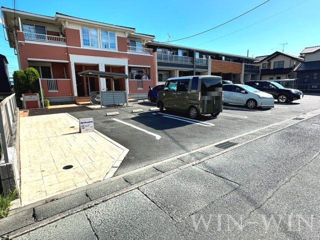 フィデールの駐車場