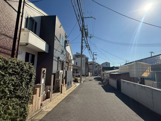 吉田3丁目　中古戸建の前面道路含む現地写真|前面道路を含む現地のお写真