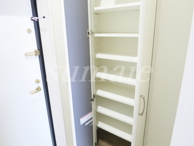 コンフォリア赤羽岩淵の収納|玄関収納もあります♪