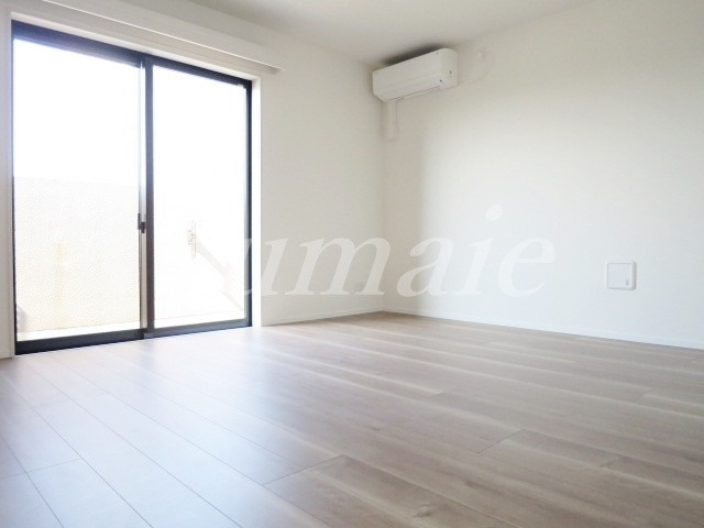 コンフォリア赤羽岩淵の居間・リビング|12.2帖の居室です！