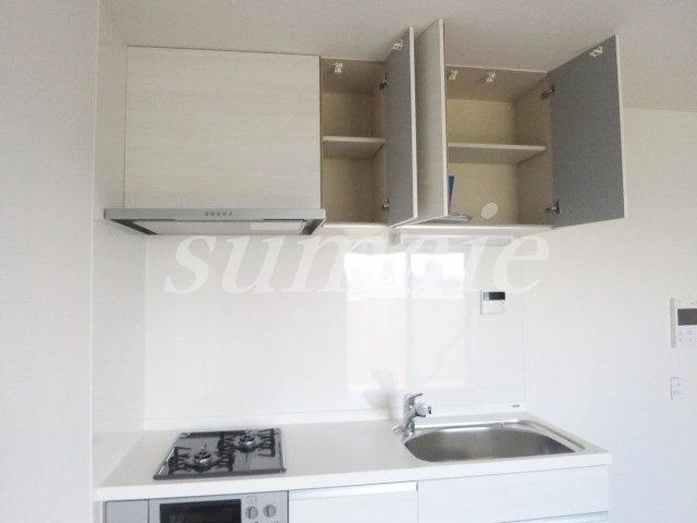 コンフォリア赤羽岩淵のキッチン|吊戸棚も付いてます☆