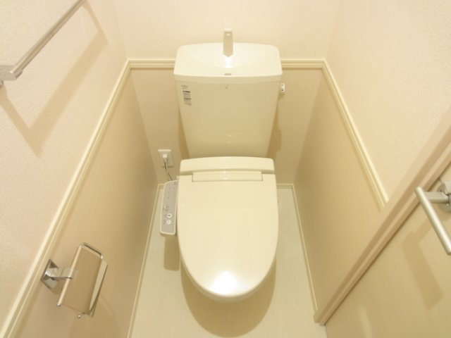 サンハイム青葉 C棟のトイレ|温水洗浄暖房便座