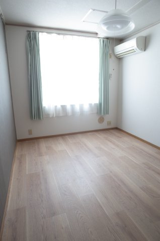 エステートピアKEIの居間・リビング