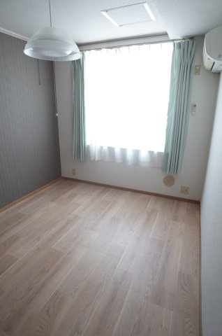 エステートピアKEIの居間・リビング