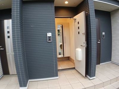 【玄関】 | ミドルコート