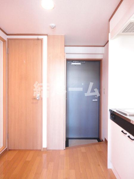 新宿区下落合４丁目の賃貸マンションの玄関