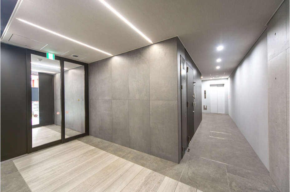 アヴニール三軒茶屋　ペット相談　スマートホーム　宅配BOXのロビー