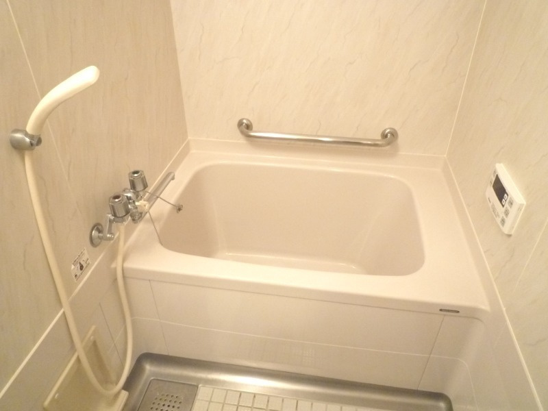 粟飯原マンションの浴室