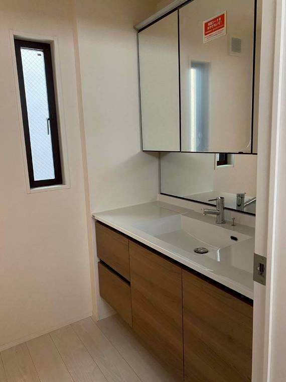 高田東戸建の洗面所