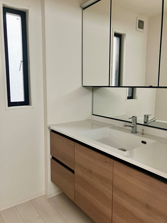 高田東戸建の洗面所