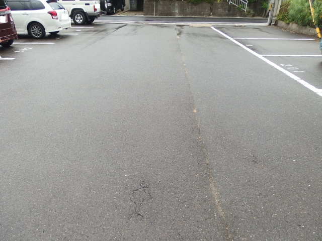 ハイカムール山手の駐車場