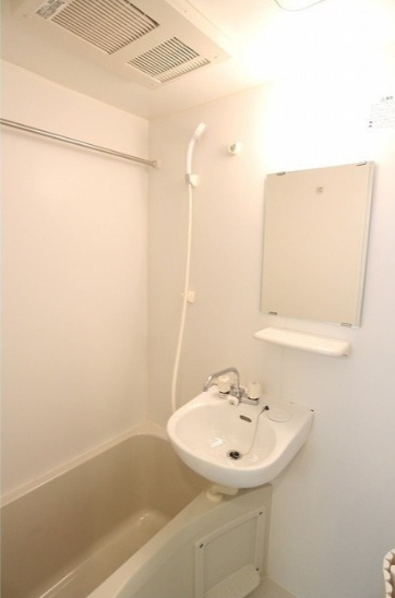 JTテラスハウス南大泉の浴室