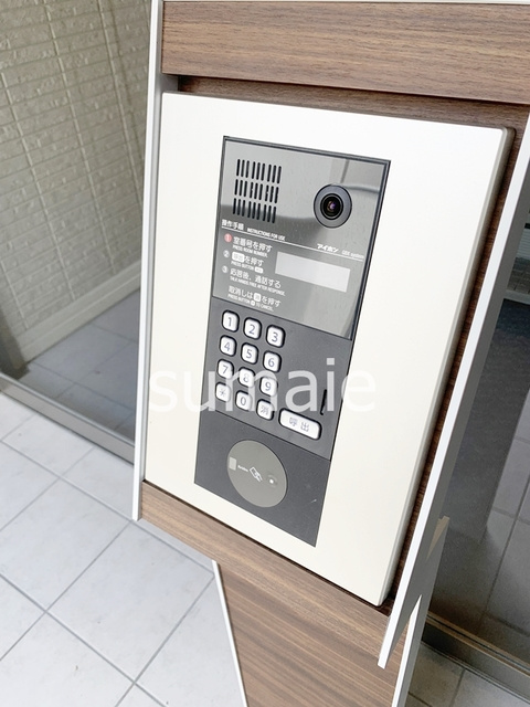 メゾン・ド・アヴニールのエントランス|落ち着いたエントランスです