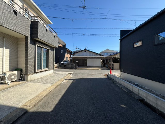 SUN COURTーサンコート－小倉南区横代北町2丁目【小倉南区　新築戸建て】の前面道路含む現地写真|現地撮影　2026,2,9　SUN COURTーサンコート－小倉南区横代北町2丁目【小倉南区　新築戸建て】