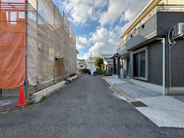 SUN COURTーサンコート－小倉南区横代北町2丁目【小倉南区　新築戸建て】の前面道路含む現地写真|現地撮影　2025,10,20　SUN COURTーサンコート－小倉南区横代北町2丁目【小倉南区　新築戸建て】