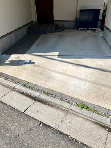 堀の内町戸建の駐車場