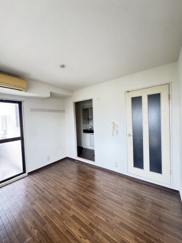 メゾンドソレイユの居間・リビング