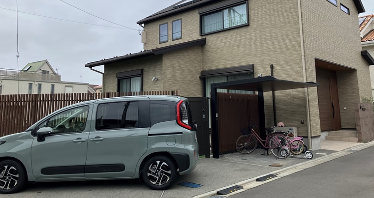 金森戸建の駐車場