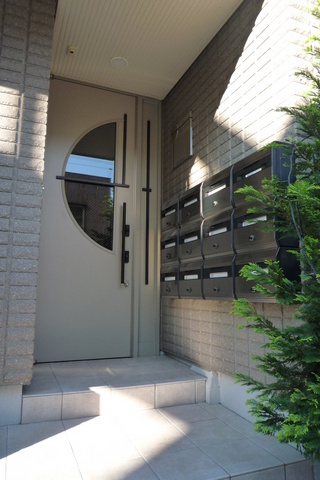グラン・シャリオのエントランス|★オートロック付きのエントランス★