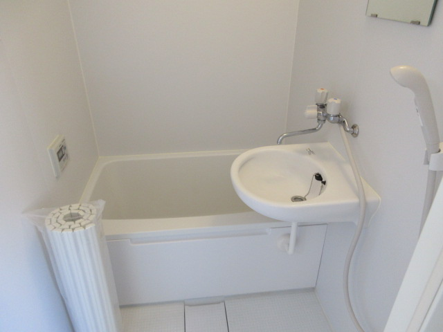 ファミール田無の浴室