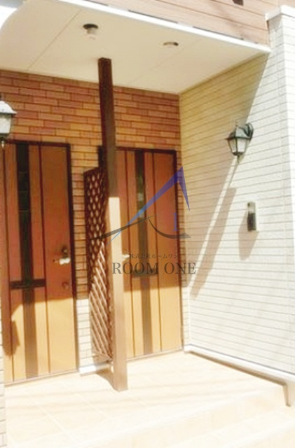 アゼリアのエントランス|エントランスです。