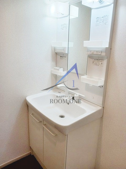 アゼリアの洗面所|独立洗面台です。