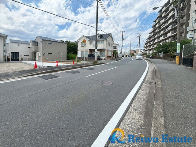 新築戸建　茅ヶ崎市菱沼3丁目　全3棟の前面道路含む現地写真