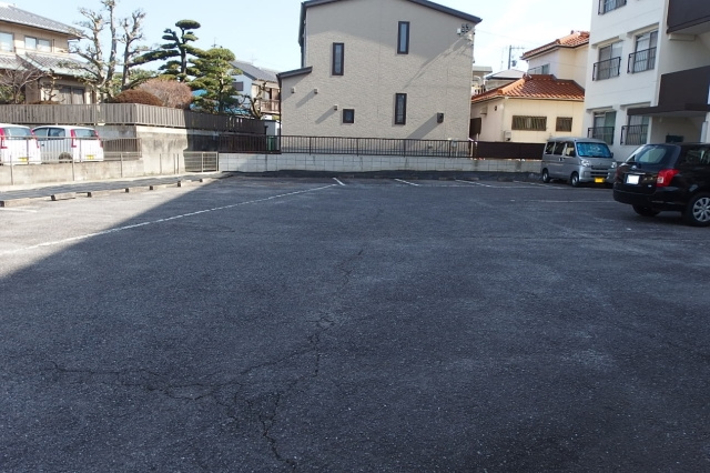 コーポ八田の駐車場