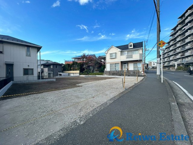 新築戸建　茅ヶ崎市菱沼3丁目　全3棟の前面道路含む現地写真
