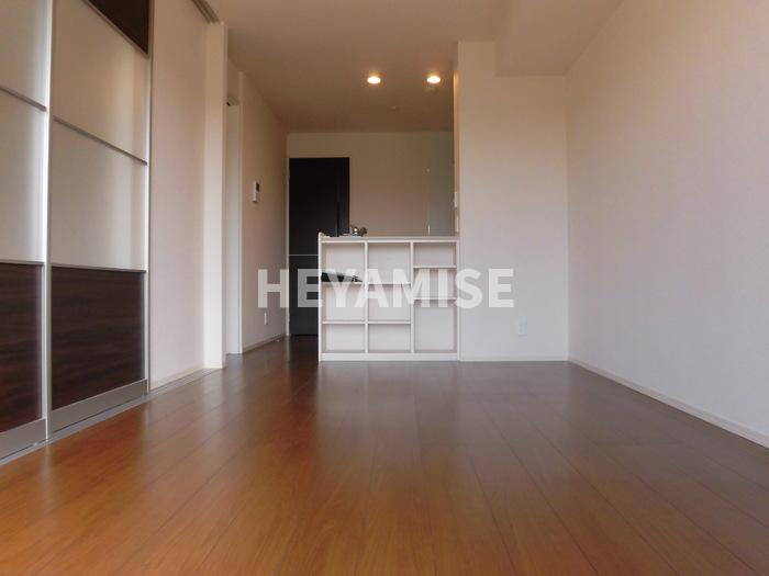 コンフォーティア三城の居間・リビング