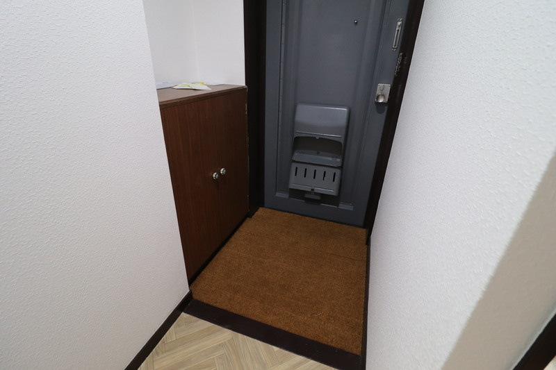 ハイツサンライズの玄関