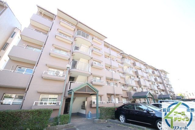 サンハイツ貴崎5号棟の外観