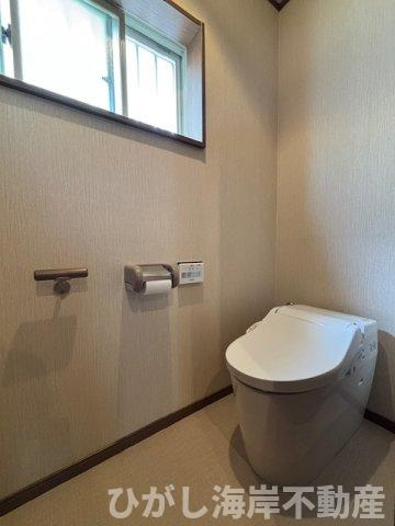 藤沢市辻堂東海岸2丁目　中古戸建のトイレ|毎日を快適にする、洗浄機能付きトイレ（洗浄機能付きお手洗い）