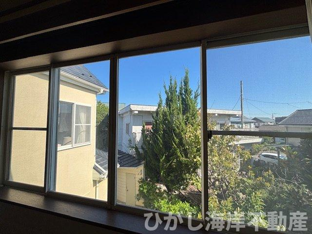 藤沢市辻堂東海岸2丁目　中古戸建の展望|緑の景色と青空に包まれる、開放的なひととき（２F　LDKからの眺望）