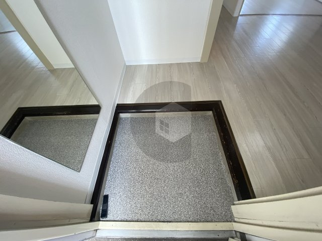 シャンポール東大阪の玄関