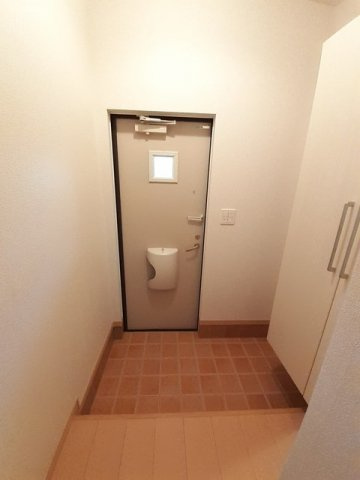 クラールの玄関|シューズボックス付きの玄関です☆