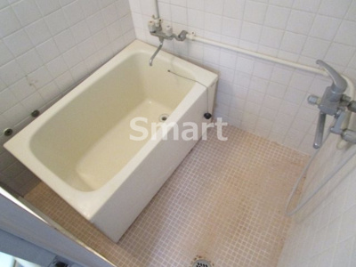 【浴室】 | 中野スカイコーポ | 昔ながらのタイルでバスタイムを楽しめます！