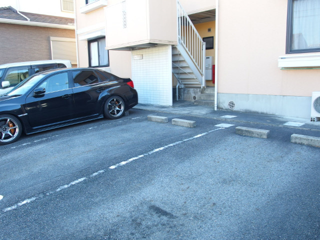 プレステージの駐車場