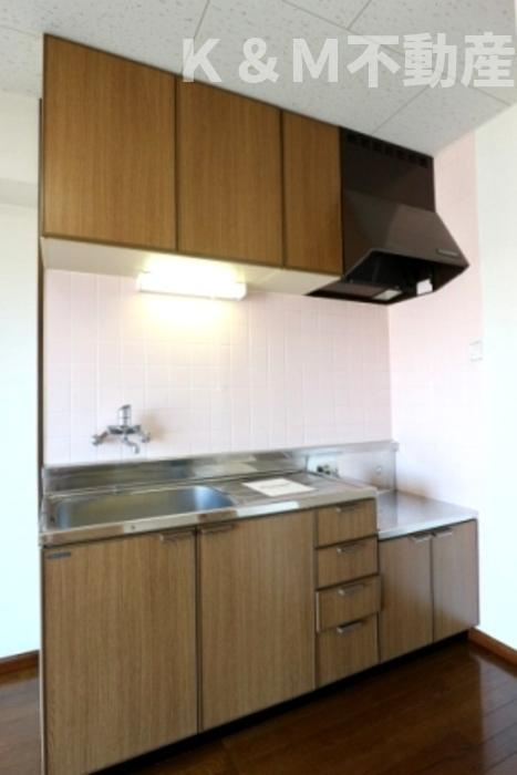 YRレジデンスのキッチン|キッチンでお料理をお楽しみください