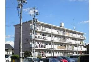 ハイツ平岩の外観