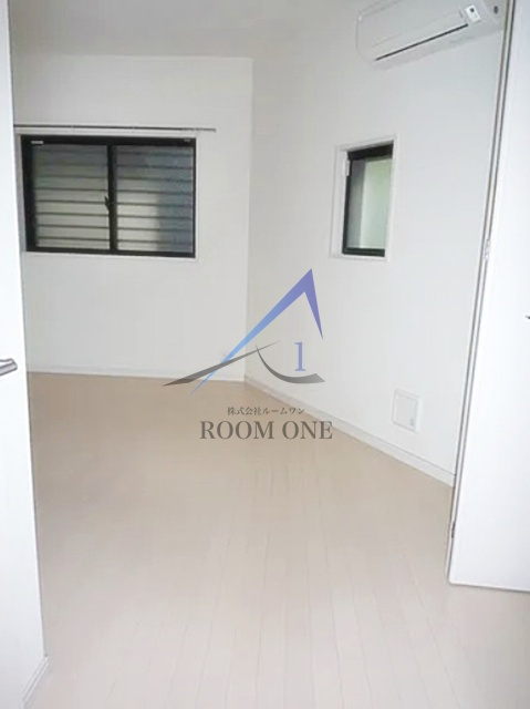 コモランセカナヅカの居間・リビング|洋室のお部屋です。