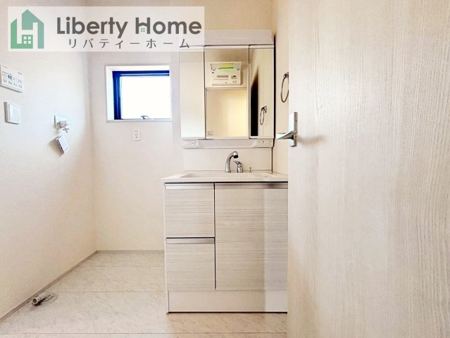 ひたちなか市足崎20期　新築戸建　3号棟の独立洗面台