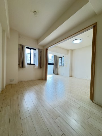 ワコーレ神戸三宮マスターズレジデンスの洋室