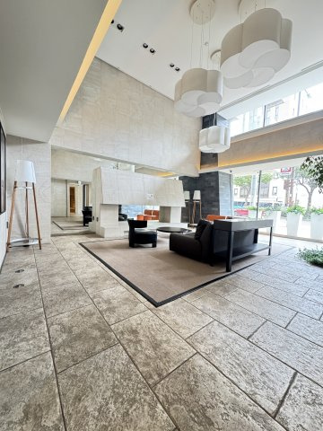 ワコーレ神戸三宮マスターズレジデンスのロビー