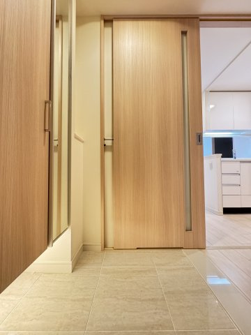 ワコーレ神戸三宮マスターズレジデンスの玄関