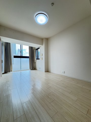 ワコーレ神戸三宮マスターズレジデンスの居間・リビング