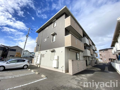 【エントランス】 | ラフィーナ